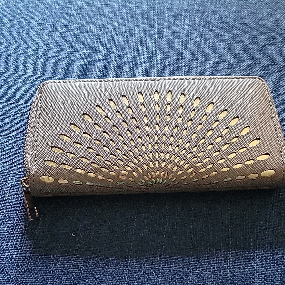 Kendall and James wallet